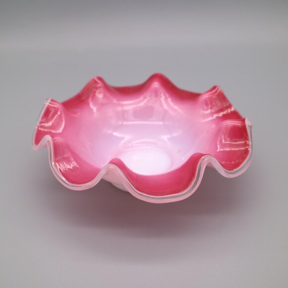Antique Victorian Pink Cased Glass Ruffled Berry Bowls (Set of 4) - Picture 6 of 11